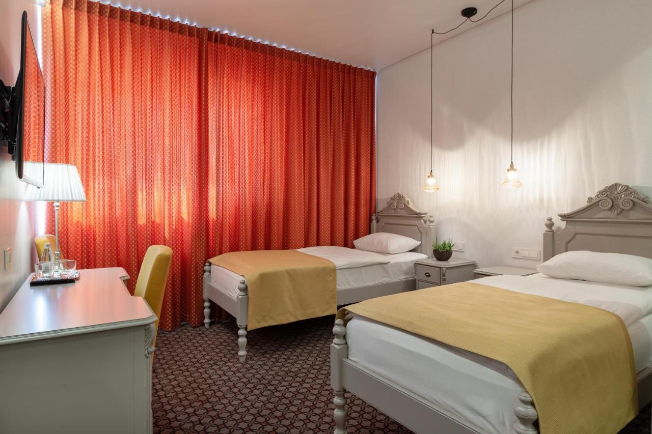 Hotel Sinchronas Telšiai Kültér fotó