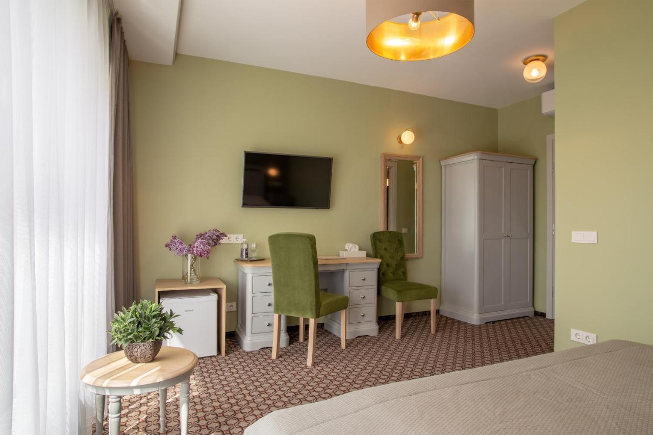 Hotel Sinchronas Telšiai Kültér fotó