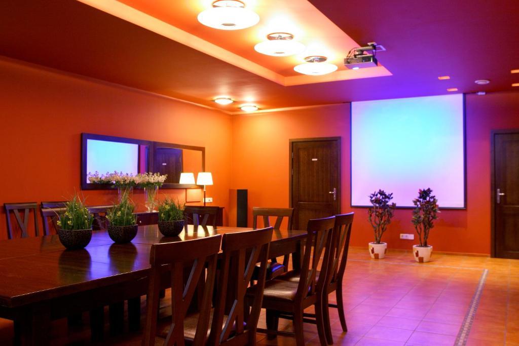 Hotel Sinchronas Telšiai Kültér fotó