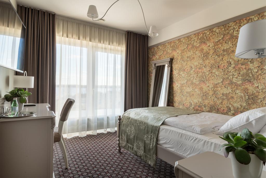 Hotel Sinchronas Telšiai Kültér fotó