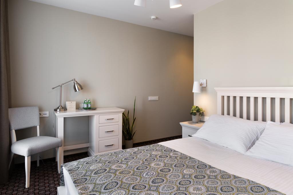 Hotel Sinchronas Telšiai Kültér fotó