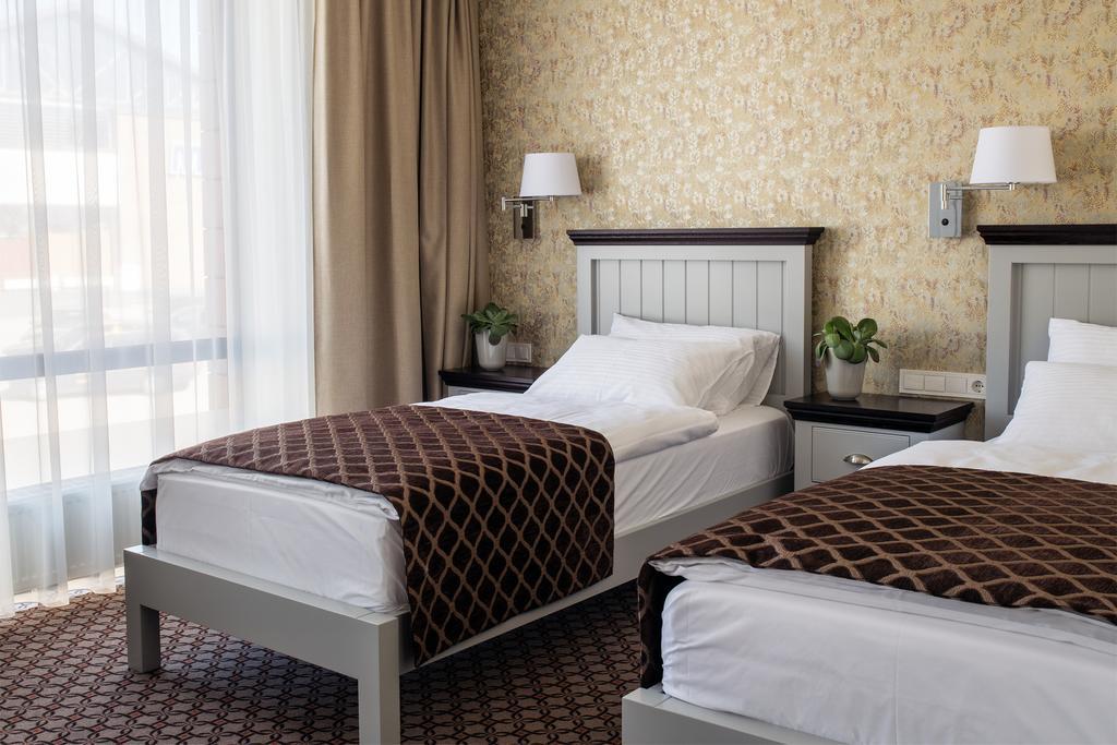 Hotel Sinchronas Telšiai Kültér fotó